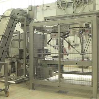 All machine-made Italian pizza making