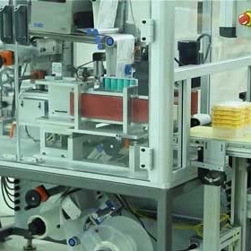 Labeling machine